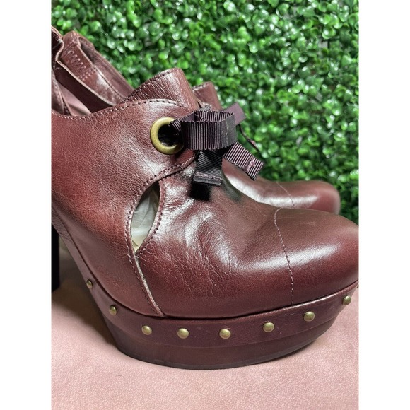 UGG Australia Celestina Women’s Burgundy Leather Heels Clogs Size 9.5 - Picture 11 of 14